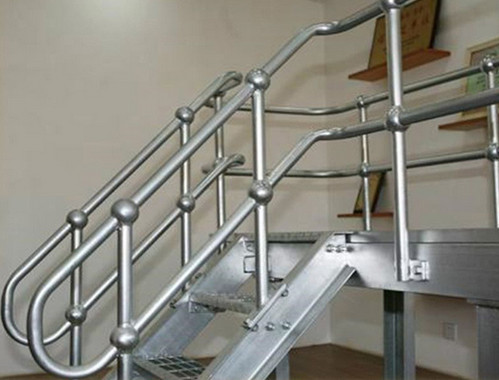 球形點立柱欄桿如何做角度