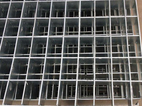 關(guān)于插接鋼格柵板的扁鋼鍛造