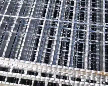 不銹鋼鋼格板的焊接注意事項(xiàng)